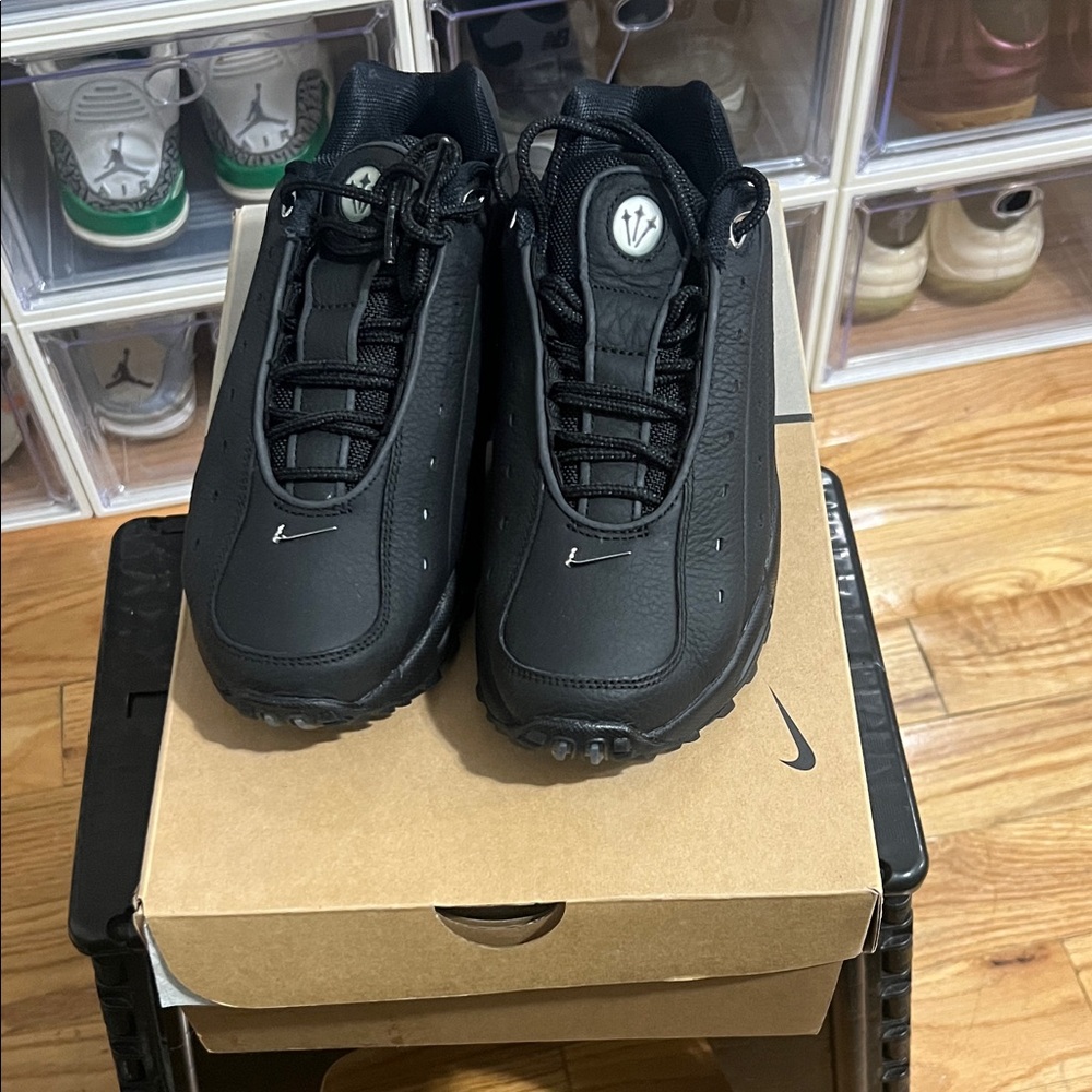 Nike Men's Black Sneakers